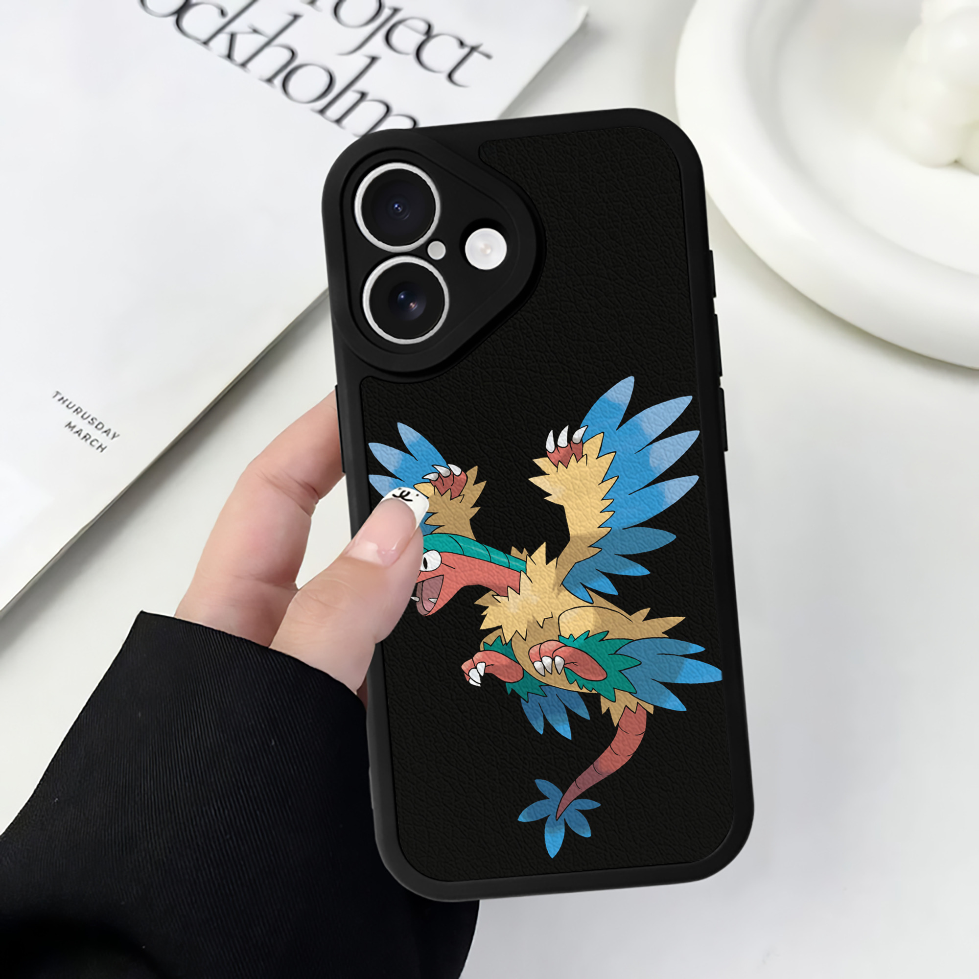 （画像用） ポケットモンスター Pokémon 【iPhone 16シリーズ対応】シリコンスマホケース（レザー調） 材質：シリコン